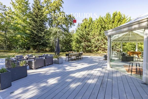 Domaine du Lys – Lamorlaye – Maison entièrement rénovée sur un parc boisé