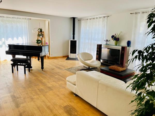 MAISON D'ARCHITECTE DE 200 M2 SANS VIS A VIS