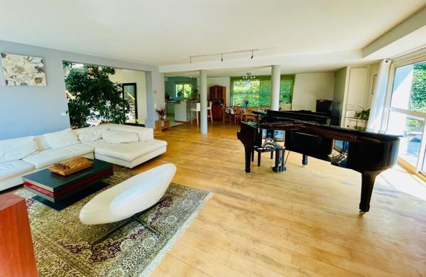 MAISON D'ARCHITECTE DE 200 M2 SANS VIS A VIS