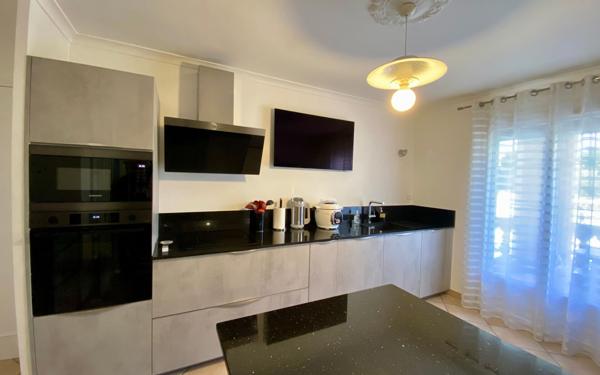 Maison à vendre    4 pièces •  Nîmes