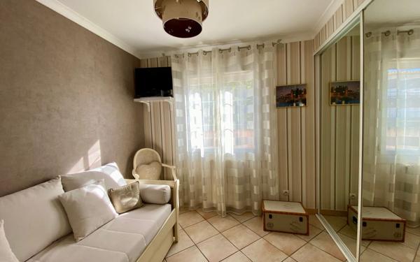 Maison à vendre    4 pièces •  Nîmes