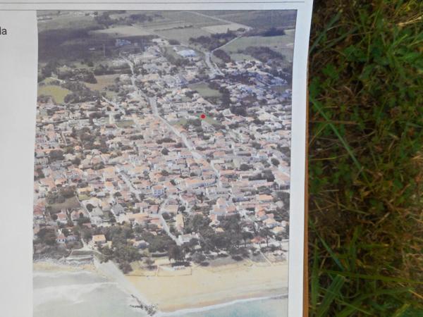 Dpt Charente Maritime (17), Ile d'OLERON, à vendre LA BREE LES BAINS terrain viabilisé de 329 m²