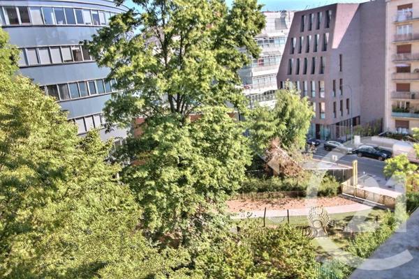 Appartement F3 à vendre  3 pièces - 70,45 m 2   PANTIN  - 93