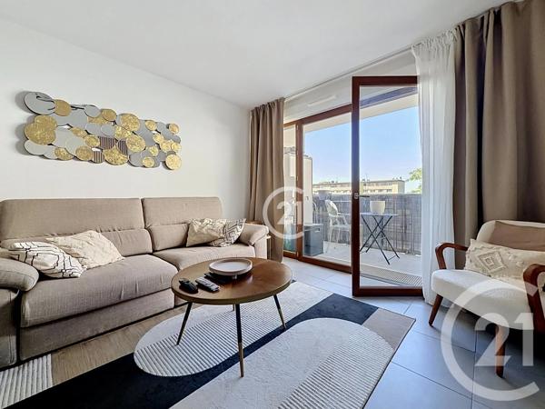 Appartement F3 à vendre  3 pièces - 70,45 m 2   PANTIN  - 93
