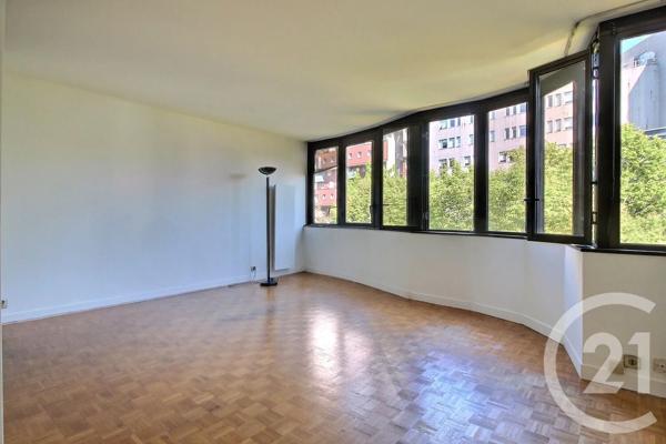 Appartement F3 à vendre  3 pièces - 70,45 m 2   PANTIN  - 93