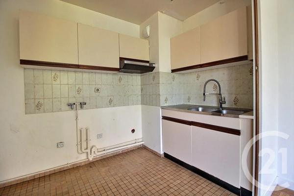 Appartement F3 à vendre  3 pièces - 70,45 m 2   PANTIN  - 93