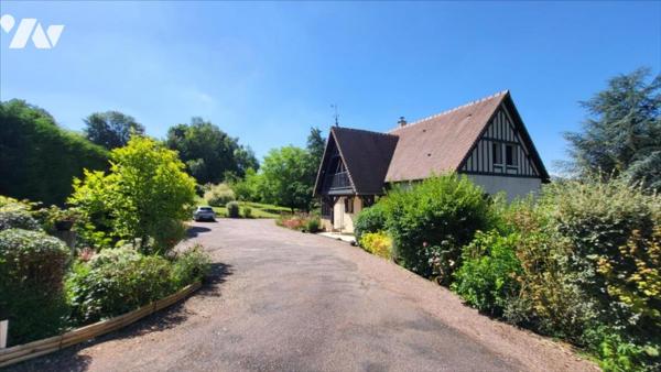 Belle maison sur sous-sol avec parc de 5187 m²