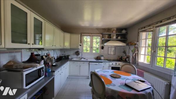 Belle maison sur sous-sol avec parc de 5187 m²