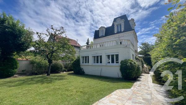 Maison à vendre  8 pièces - 232,13 m 2   ST MAURICE  - 94