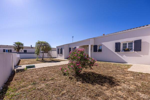 Maison de plain pied dans le centre de  St Vivien