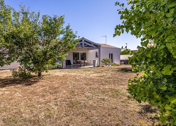 Maison de plain pied dans le centre de  St Vivien