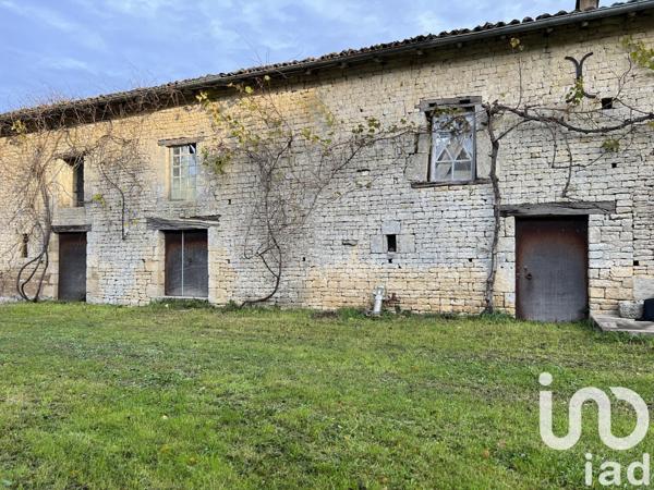 Longère 5 pièces de 350 m² à Brioux-sur-Boutonne (79170)