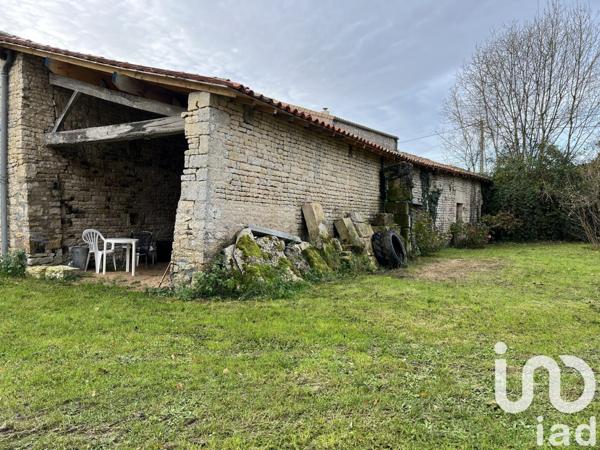 Longère 5 pièces de 350 m² à Brioux-sur-Boutonne (79170)