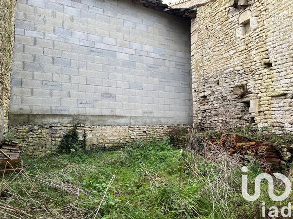 Longère 5 pièces de 350 m² à Brioux-sur-Boutonne (79170)