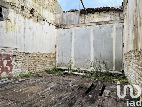 Longère 5 pièces de 350 m² à Brioux-sur-Boutonne (79170)