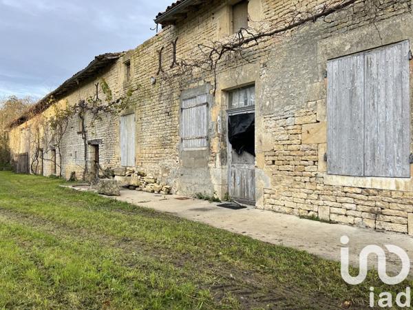 Longère 5 pièces de 350 m² à Brioux-sur-Boutonne (79170)