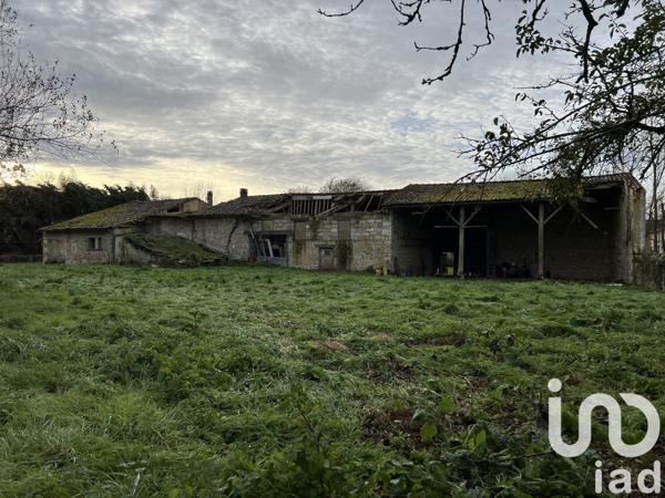 Longère 5 pièces de 350 m² à Brioux-sur-Boutonne (79170)