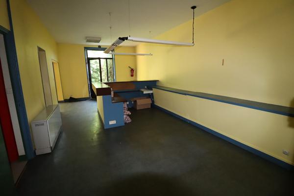 Bâtisse de 296 m² en centre du Vaudreuil