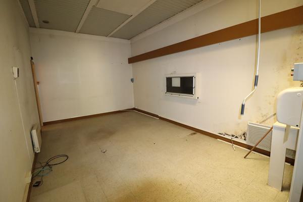 Bâtisse de 296 m² en centre du Vaudreuil