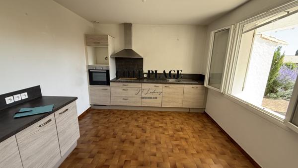MAISON 4 PIECES - 3 CHAMBRES- PROCHE CENTRE-VILLE ET PLAGES- GARAGE - AU PRIX DE 399 000 € FAI