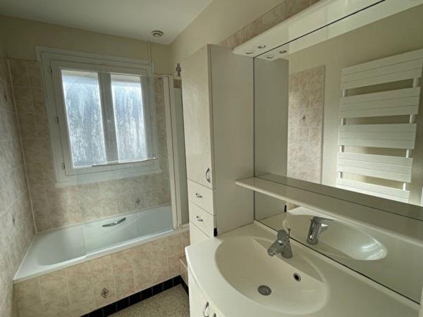 Maison LOURY 4 pièce(s) 76 m2
