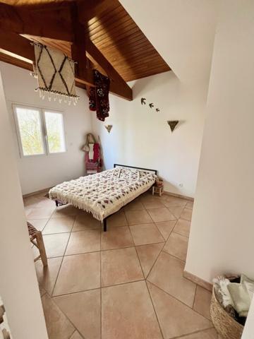 VILLA AVEC GRAND JARDIN SAINT-SIMON