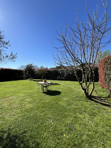 VILLA AVEC GRAND JARDIN SAINT-SIMON