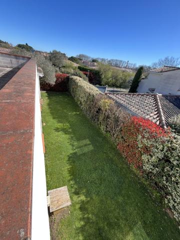 VILLA AVEC GRAND JARDIN SAINT-SIMON