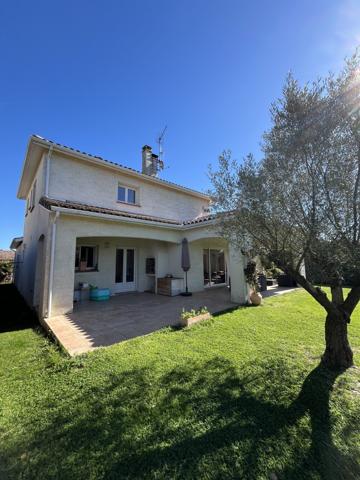 VILLA AVEC GRAND JARDIN SAINT-SIMON