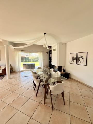 VILLA AVEC GRAND JARDIN SAINT-SIMON
