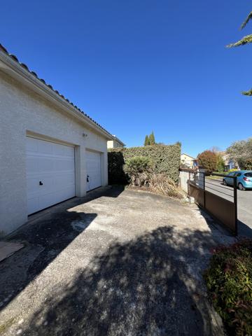 VILLA AVEC GRAND JARDIN SAINT-SIMON