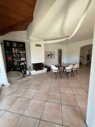 VILLA AVEC GRAND JARDIN SAINT-SIMON