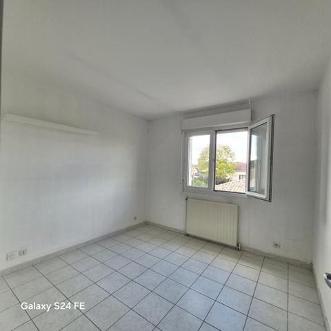 BOUJAN SUR LIBRON - APPARTEMENT T3 - 65 M² - PARKING