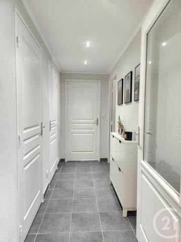 Appartement F3 à vendre  3 pièces - 70,15 m2 VAULX EN VELIN - 69