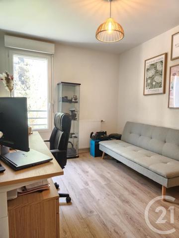 Appartement F3 à vendre  3 pièces - 70,15 m2 VAULX EN VELIN - 69