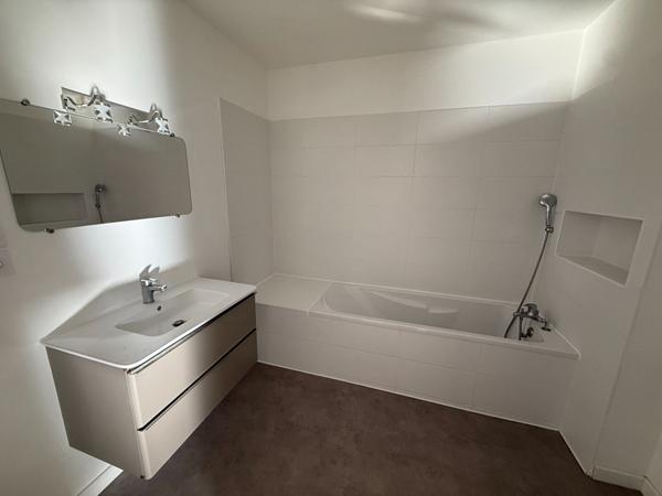 BATIGNOLLES MAISON RECENTE 4 CHAMBRES + GARAGE