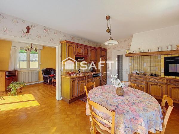 Magnifique vue imprenable sur les roches et la vallée