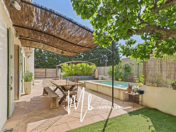 OLLIOULES AUX PORTES DE SANARY – MAISON RÉNOVÉE AVEC PISCINE – 3 CHAMBRES – 642 000 € FAI