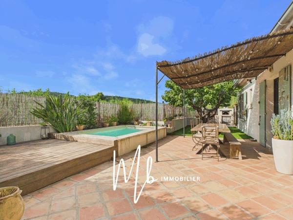 OLLIOULES AUX PORTES DE SANARY – MAISON RÉNOVÉE AVEC PISCINE – 3 CHAMBRES – 642 000 € FAI