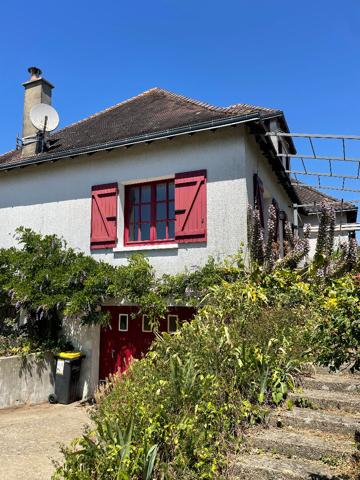 BELLE MAISON  PROCHE RIVIERE