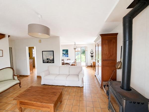 BELLE MAISON  PROCHE RIVIERE