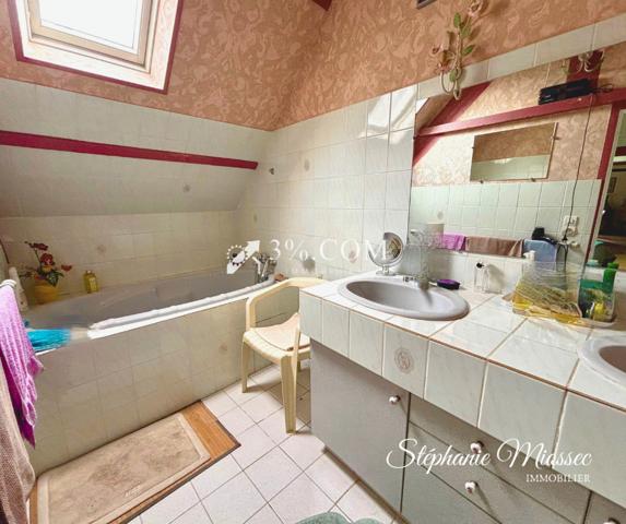 Maison 4 pièce(s) 3 chambre(s) 186 m²