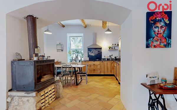 Maison à vendre    6 pièces •  Mallemort