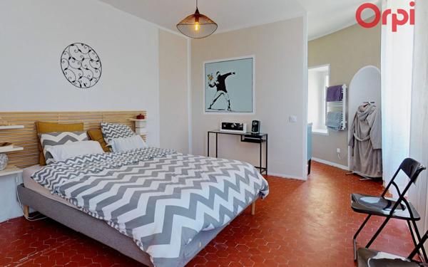 Maison à vendre    6 pièces •  Mallemort