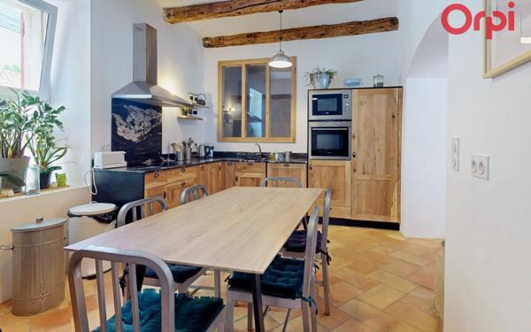 Maison à vendre    6 pièces •  Mallemort