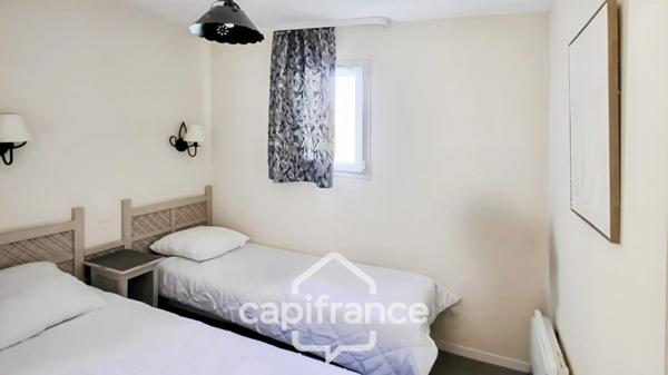 DOMAINE DE PONT ROYAL, BASTIDON climatisé et  meublé , 3 vraies chambres de  62 m2 avec vue dégagée,  piscine Résidentielle, emplacement  pour le véhicule