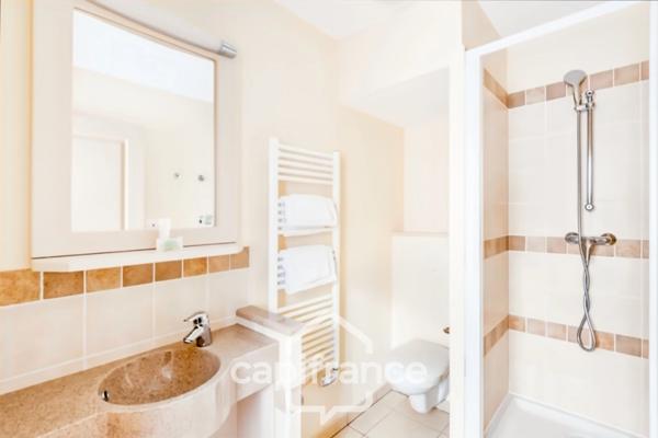DOMAINE DE PONT ROYAL, BASTIDON climatisé et  meublé , 3 vraies chambres de  62 m2 avec vue dégagée,  piscine Résidentielle, emplacement  pour le véhicule