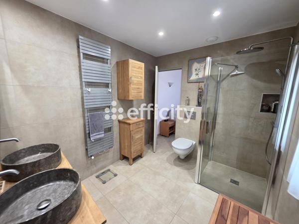 Maison
         6 pièces
        - 175 m² Exclusivité 825 000 € *