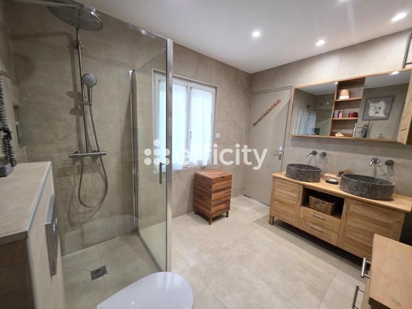 Maison
         6 pièces
        - 175 m² Exclusivité 825 000 € *