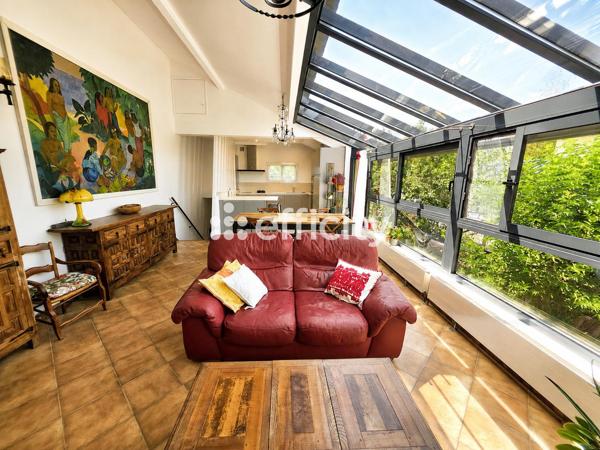 Maison
         6 pièces
        - 175 m² Exclusivité 825 000 € *